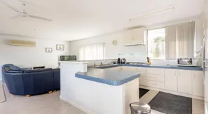 Golden Bay Beach Shack - Image 5