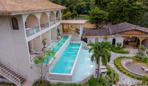 Le La Lake Resort and Spa - Image 2