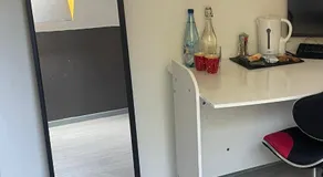 Chambres dans maison avec piscine - Image 4