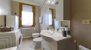 Free parking 15 min to Venice - Image 2