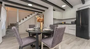 Old Town Seaside House - Image 3