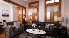 Riverboat Suites - Image 4