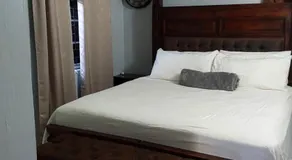 Zipcode Hideaway Guesthouse - Image 2