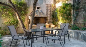 CHROMA Lodge Rafina - Image 4