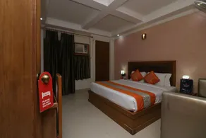 OYO 9978 Hotel Calista - Image 5