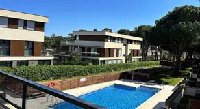 Sol, terraza y piscina en S Agaró - Image 3