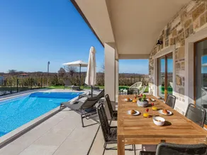 Villa in Motovun with Private Pool and Views - Image 5