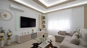 DREAM HOUSE - Image 2