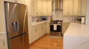 Spacious & Elegant 2 bedroom apartment in the heart of Uniondale - Image 2