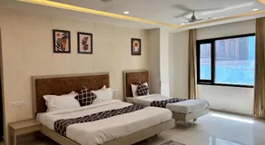 Hotel G R Residency GOLDEN TEMPLE JUST 2 mins WALKING DISTANCE FROM HOTEL - Image 2