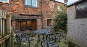 Cross Cottage by YourStays - 2 Bedroom Cottage in Macclesfield - Image 4