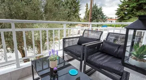 Kate's Modern 2 BR Apartment in Perea - Image 2