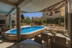 Apartments Del Mar - Image 3