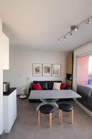 T2 moderne 42 m2 avec grande terasse et vue sur les collines - Image 2