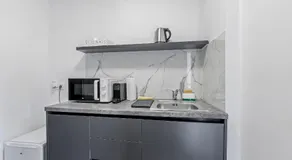 Meta Hotel - Image 5