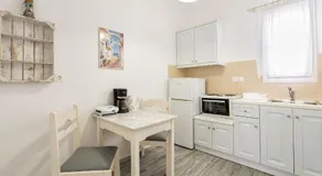 Tarsa Seaside Studios & Apartments - Image 4