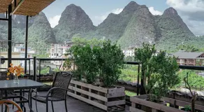 Yangshuo Shui Mo Ju courtyard - Image 5