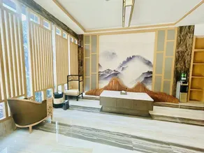 He Rijun Hotel - Image 3