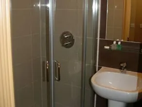 Berjaya Castleton Hotel - Image 2
