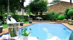 Christie's Inn - Image 3