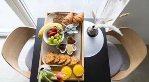 Double Room with Breakfast Free Parking and EV ready - Image 3