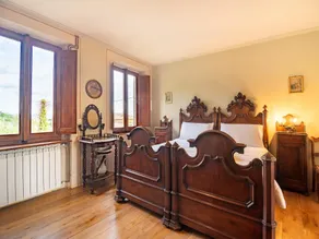 Villa in Cortona with pool - Image 2