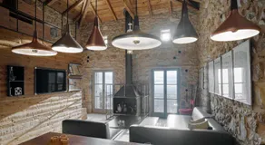 Moreas Peak Lodge - Image 3