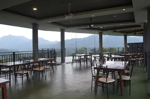Upcountry Hotel - Image 2