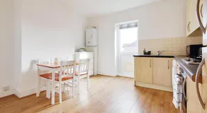 Ashley Road Apartment 3 - Image 5