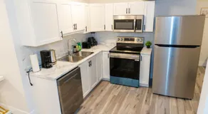 Luxury One Bedroom Private Apartment just 7 minutes from the Airport - Image 4
