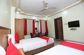 OYO 24916 Hotel Aquatic Palace - Image 2