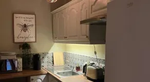 Beautiful flat sleeps 4 in Taplow Maidenhead Near Windsor and Ascot racecourses Near Legoland - Image 4
