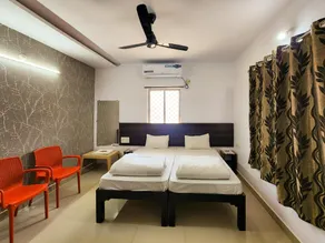 Shivani Inn Hotel & Banquet - Image 2