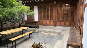 By the palace 고택 송가헌 - Image 4