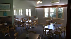 Flowerdale Hotel - Image 3