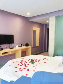 Shell Ganzhou Central Theme Hotel - Image 2