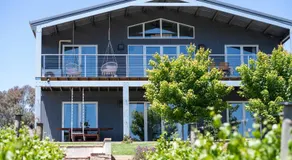 Mortimer's Wines Loft - Adults Only Retreat - Image 5