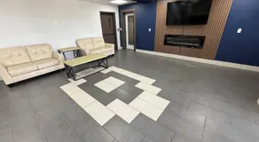 Jacksonville Inn & Suites - Image 2