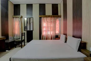Hotel O Friday's - Image 2