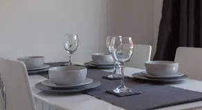 Hereford - Kestrel House - 4 Bedroom House Close to City With Parking - Sleeps 7 - Suitable for Family Gatherings or Contractors With Vehicles - Hosted by RENTMYHOUSE - Image 3