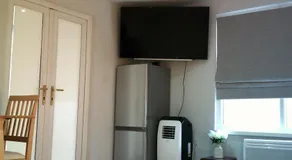 Newly Built Modern Studio House with Parking - Image 2