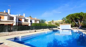 Global Vacacional, Adosado en la playa con piscina - Image 3
