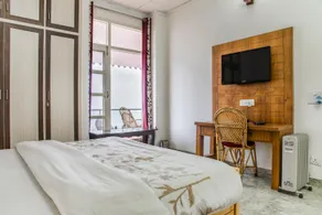 Kasauli Edge, Cozy- Independent-chic. - Image 4