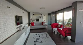 Waterfront Glass Flat - Image 3