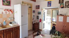 Au pied de la falaise rouge - Image 3