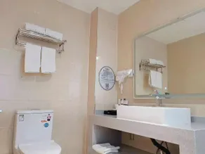 GreenTree Inn Shanxi Luliang Fengshan Road Central Park Express Hotel - Image 4