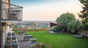 Weingut & Gästehaus zum Seeblick - Familie Sattler - Image 4