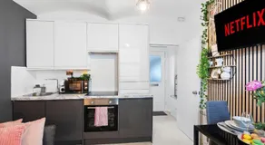 Brighton Apartment, Walk to Cafés, Beach & The Lanes, Parking Available - Image 2