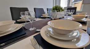 JUNGLE HOT TUB, games room, near eateries, micro brewery, pubs, beauty salons and boutique shops, Argyle, free Netflix, in the heart of Plymouth - Dogs welcome - Hosted by Absolute Accommodation Plymouth - Image 4