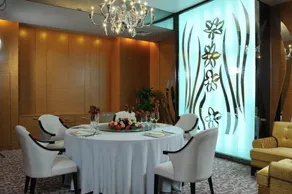 Oriental Garden Hotel - Image 5